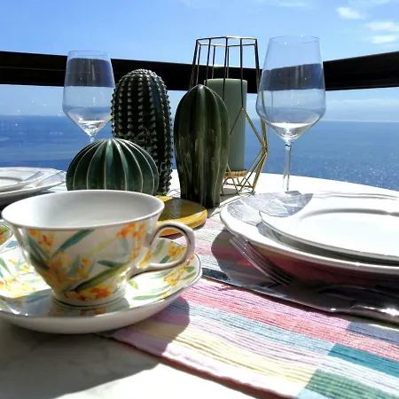 Beach Front Terrace Holiday Apartment, Puerto Santiago Apartament *
