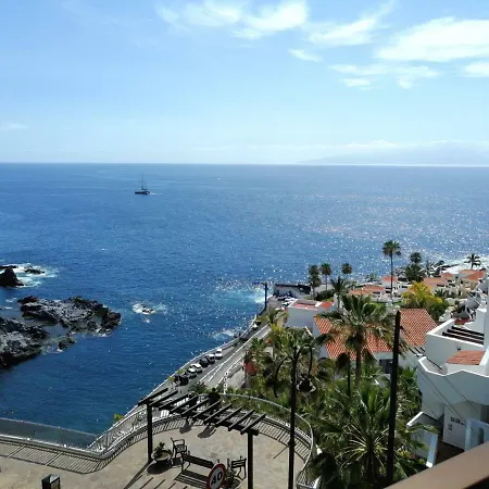Beach Front Terrace Holiday Apartment, Puerto Santiago